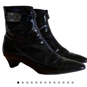 Burberry Romney booties